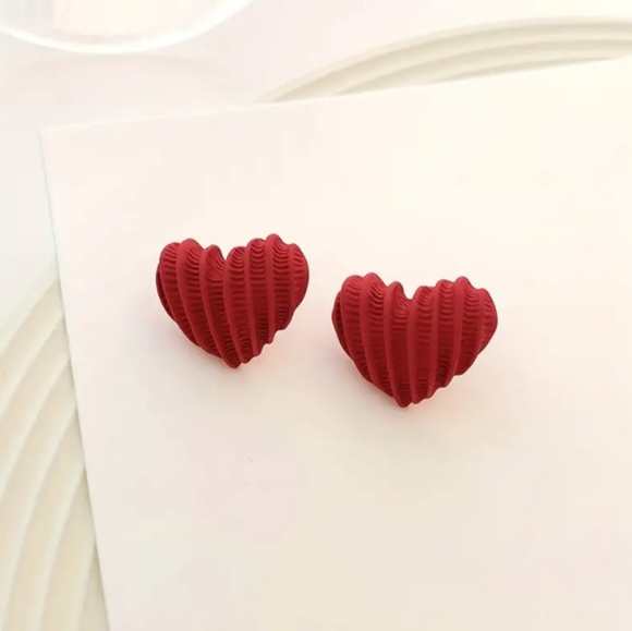 Cute Red Heart Earrings - Picture 6 of 6